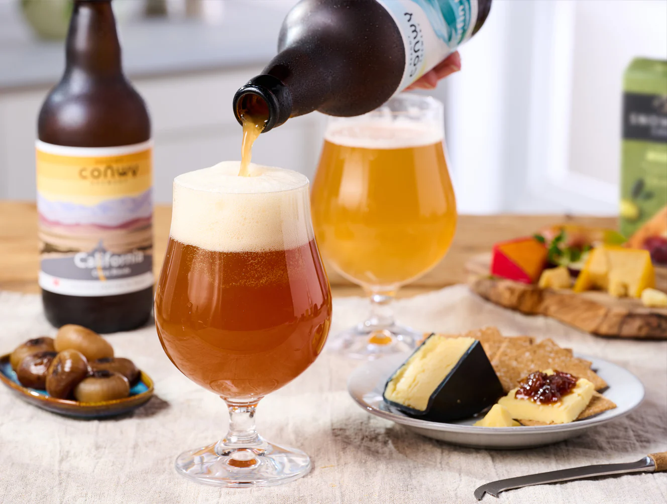 Ploughman's Hamper of Luxury Cheese & Craft Beer - Image 4