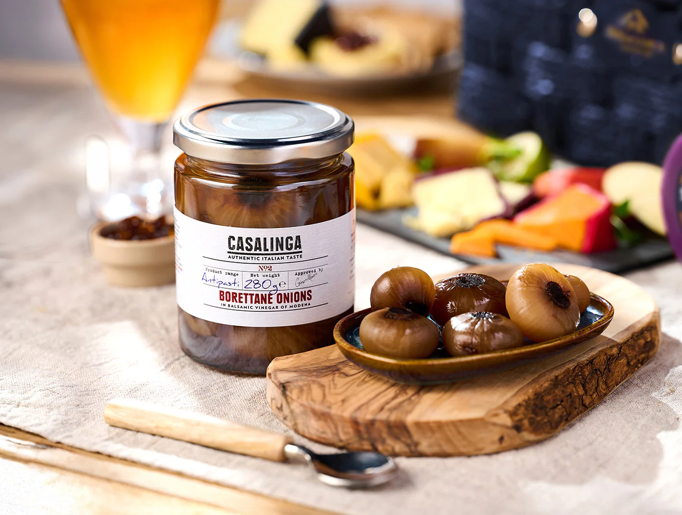 Ploughman's Hamper of Luxury Cheese & Craft Beer - Image 9
