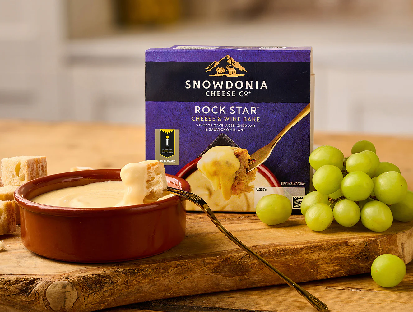 Luxury Cheese & Wine Hamper - Image 3
